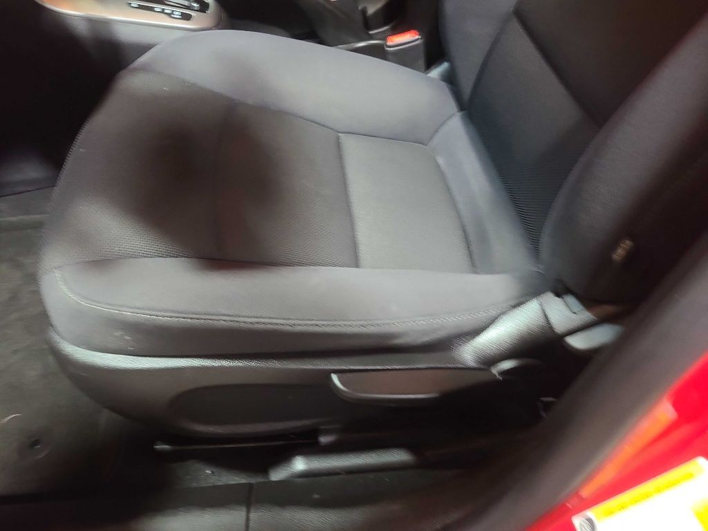 2015 Chevrolet Cruze Image 28