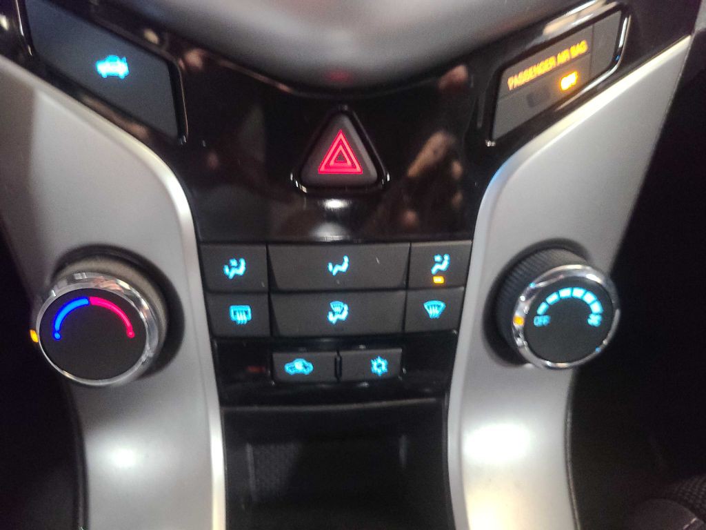 2015 Chevrolet Cruze Image 29