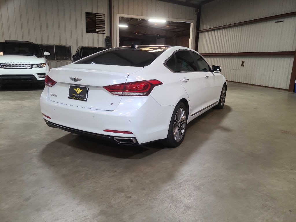 2015 Hyundai Genesis Image 8