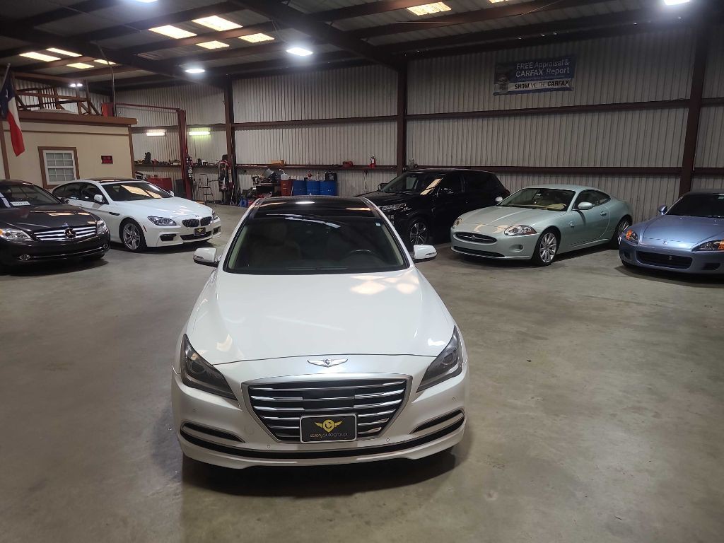 2015 Hyundai Genesis Image 16