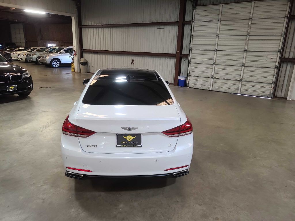 2015 Hyundai Genesis Image 18