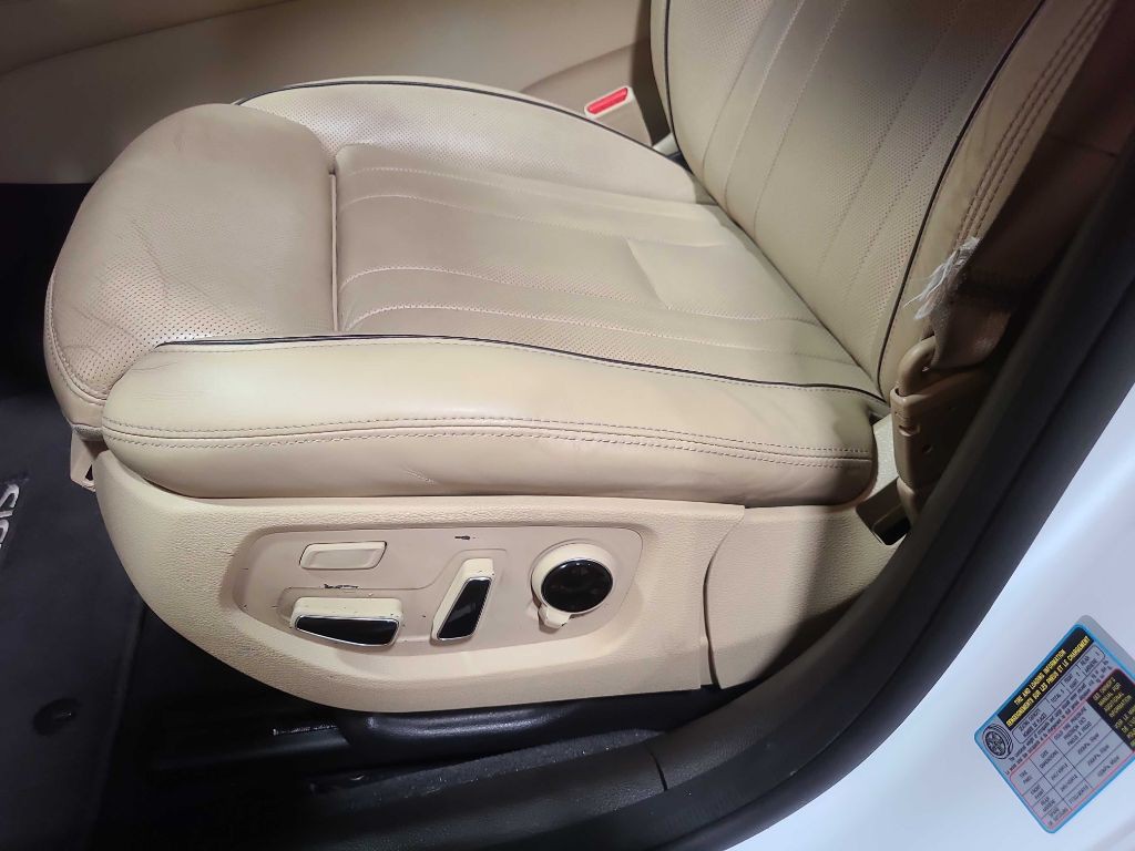 2015 Hyundai Genesis Image 33