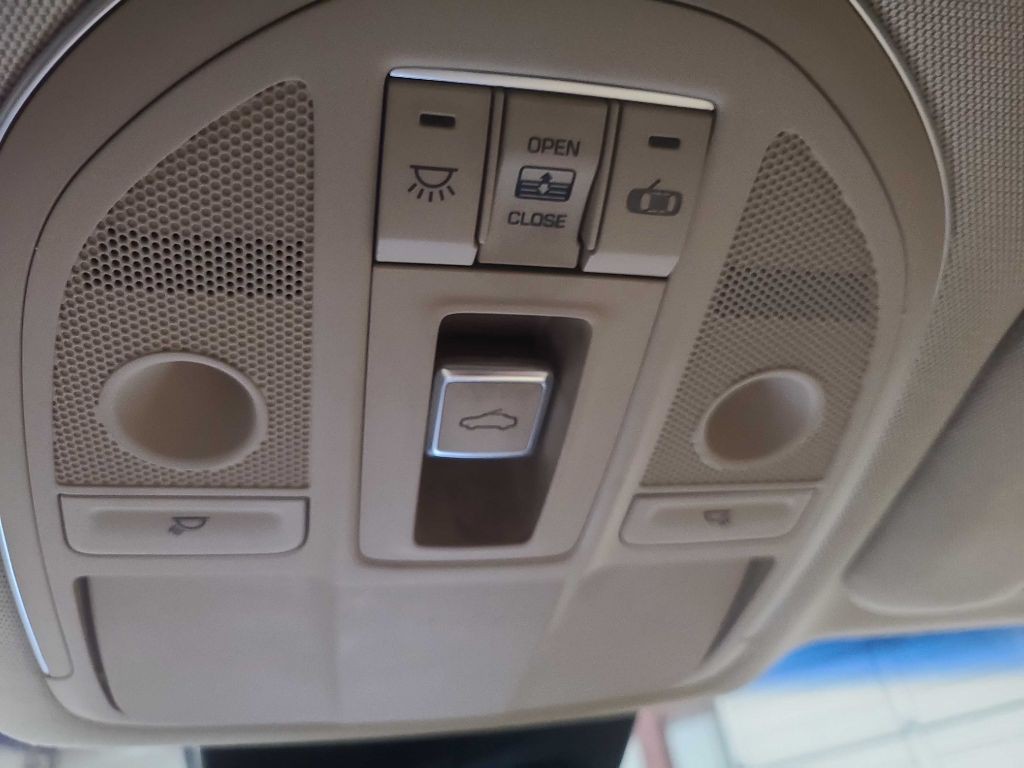 2015 Hyundai Genesis Image 46