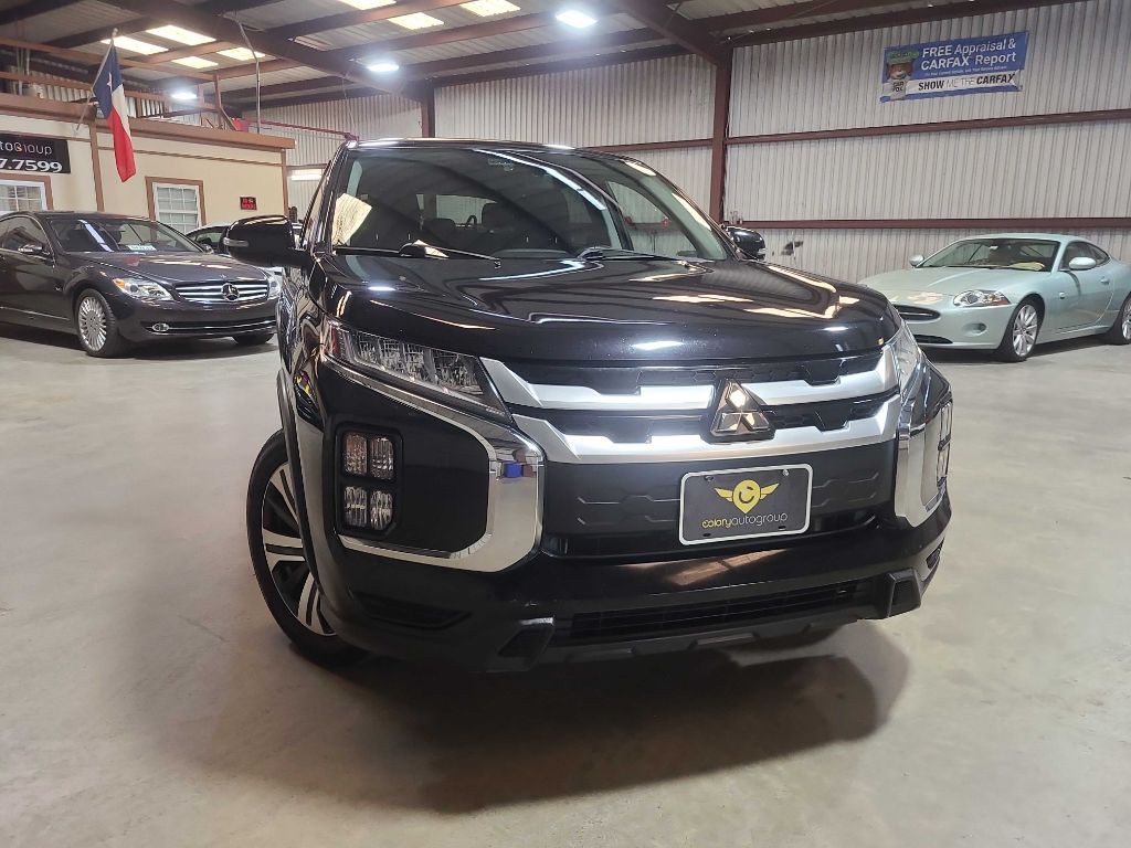 2021 Mitsubishi Outlander Image 2
