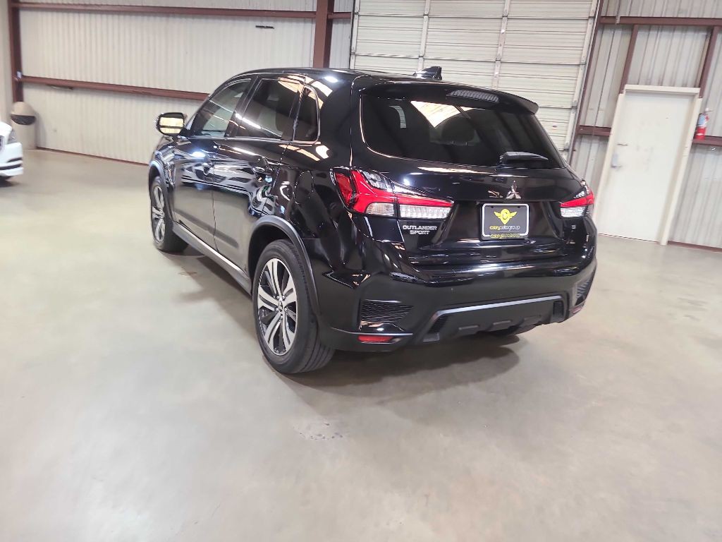 2021 Mitsubishi Outlander Image 6