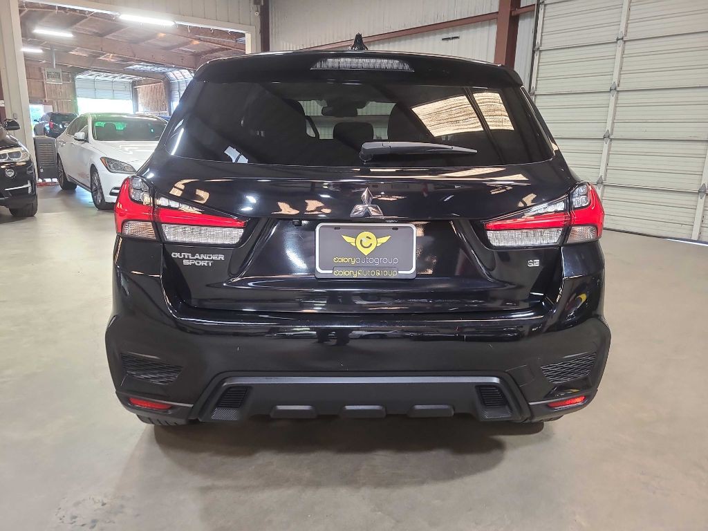 2021 Mitsubishi Outlander Image 9