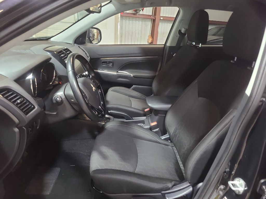 2021 Mitsubishi Outlander Image 20