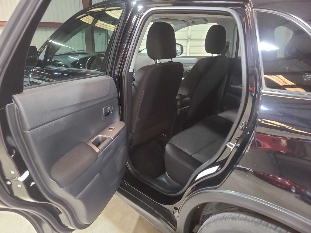 2021 Mitsubishi Outlander Image 21