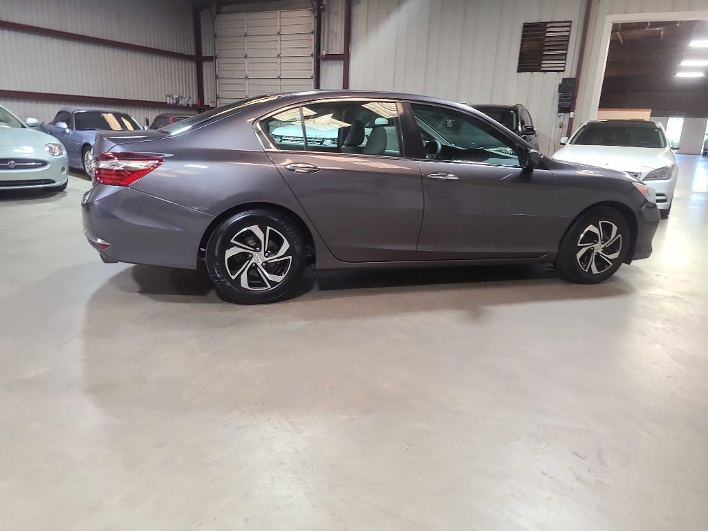 2017 Honda Accord Image 6