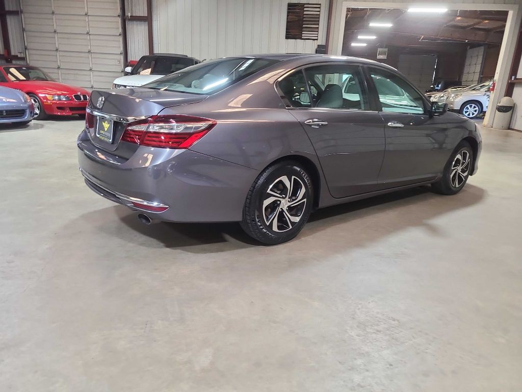 2017 Honda Accord Image 7