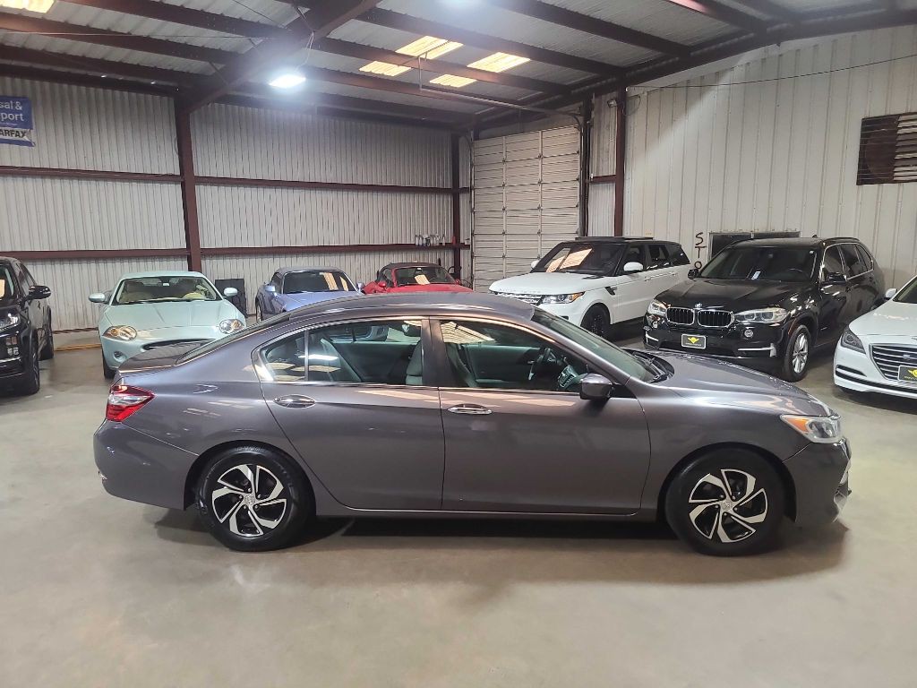 2017 Honda Accord Image 16