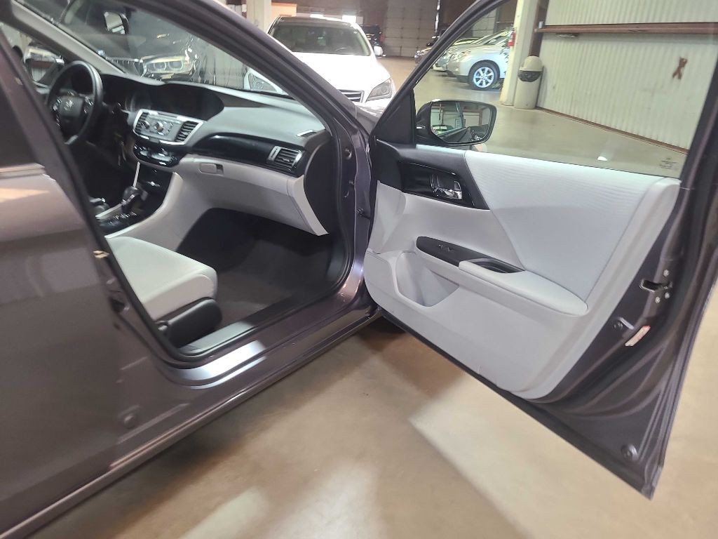 2017 Honda Accord Image 26