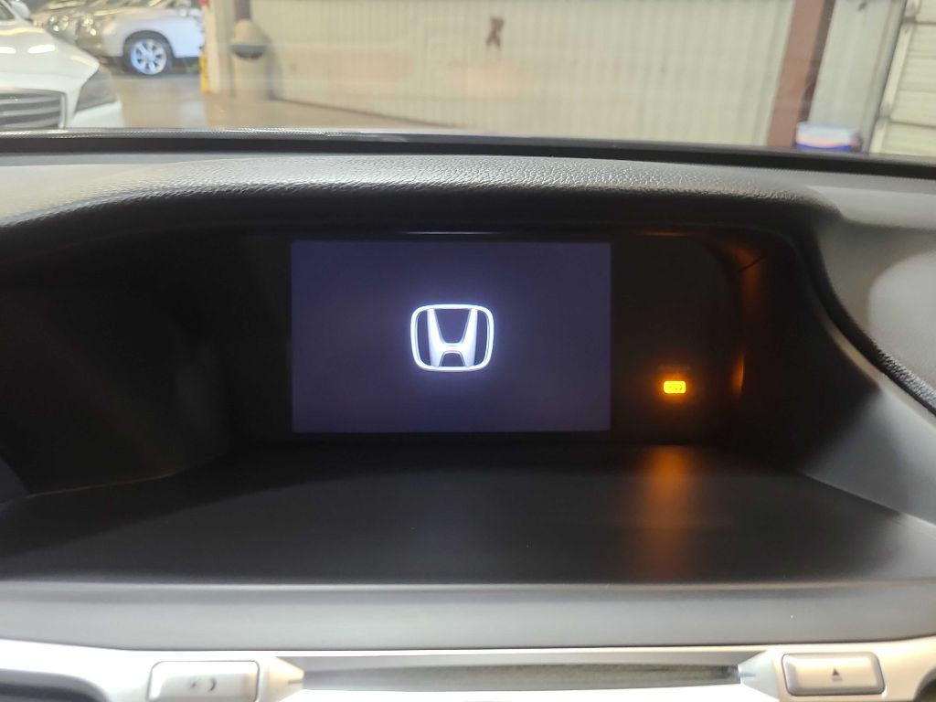 2017 Honda Accord Image 30