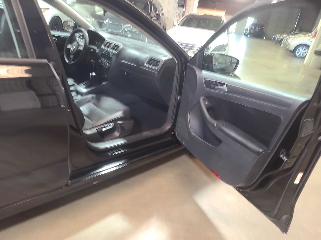 2014 Volkswagen Jetta Image 25