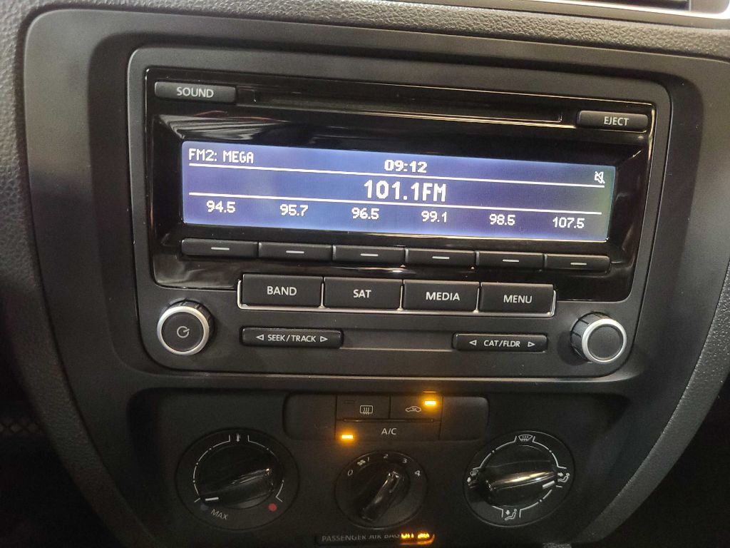 2014 Volkswagen Jetta Image 29