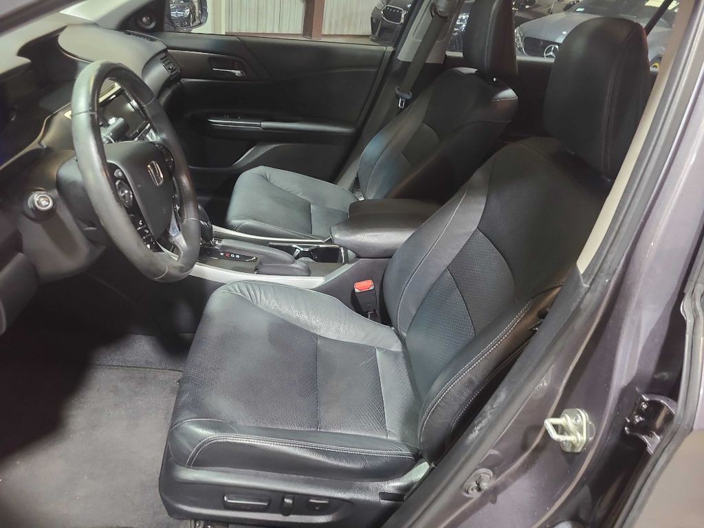 2015 Honda Accord Image 21