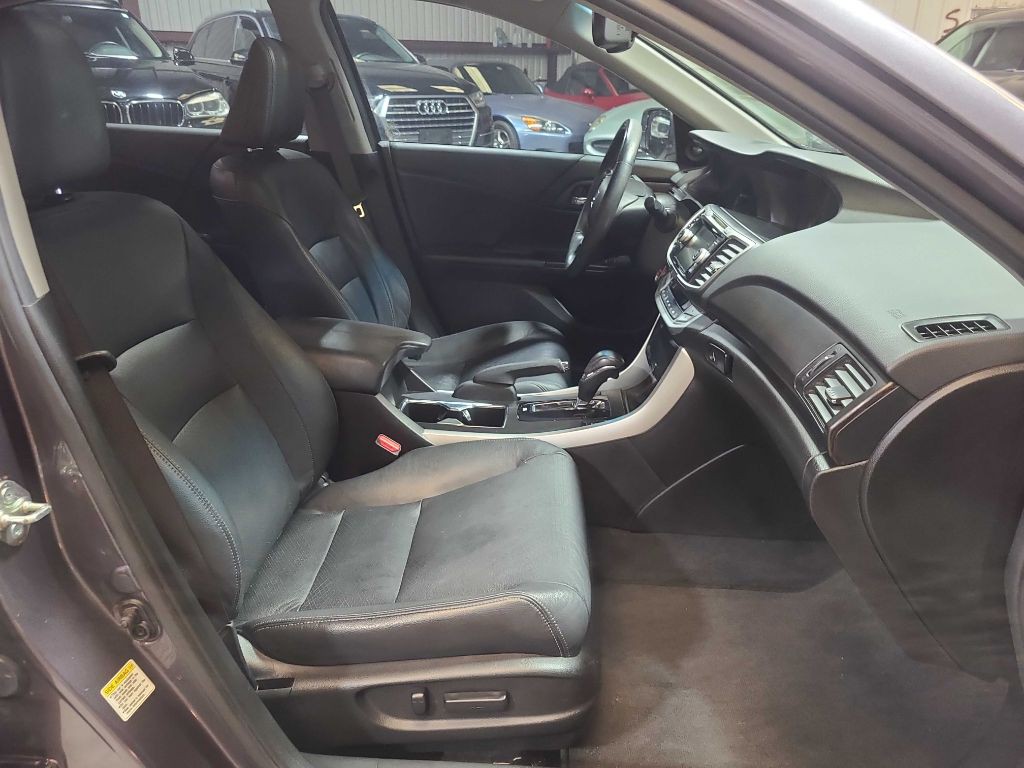 2015 Honda Accord Image 26