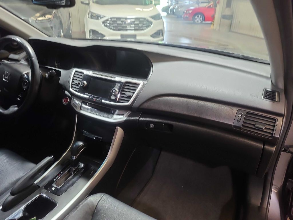 2015 Honda Accord Image 27
