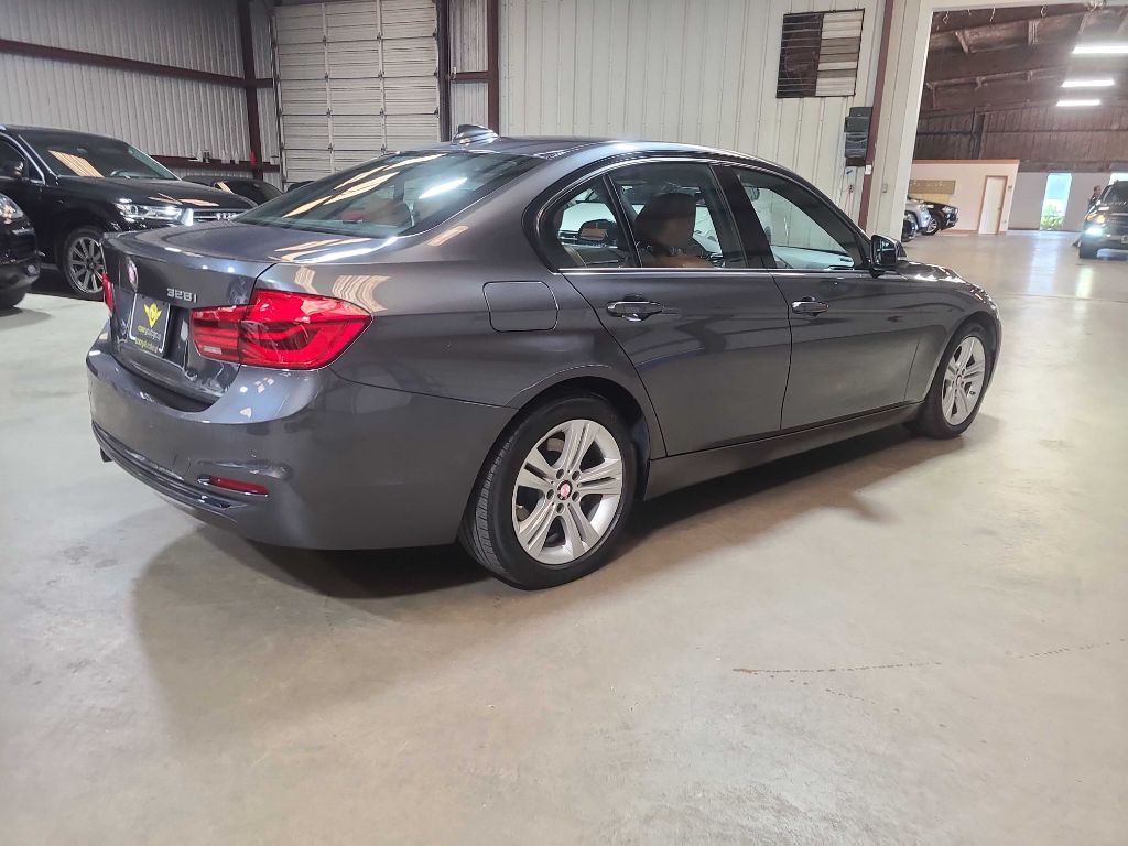 2016 BMW 3 Series Image 7