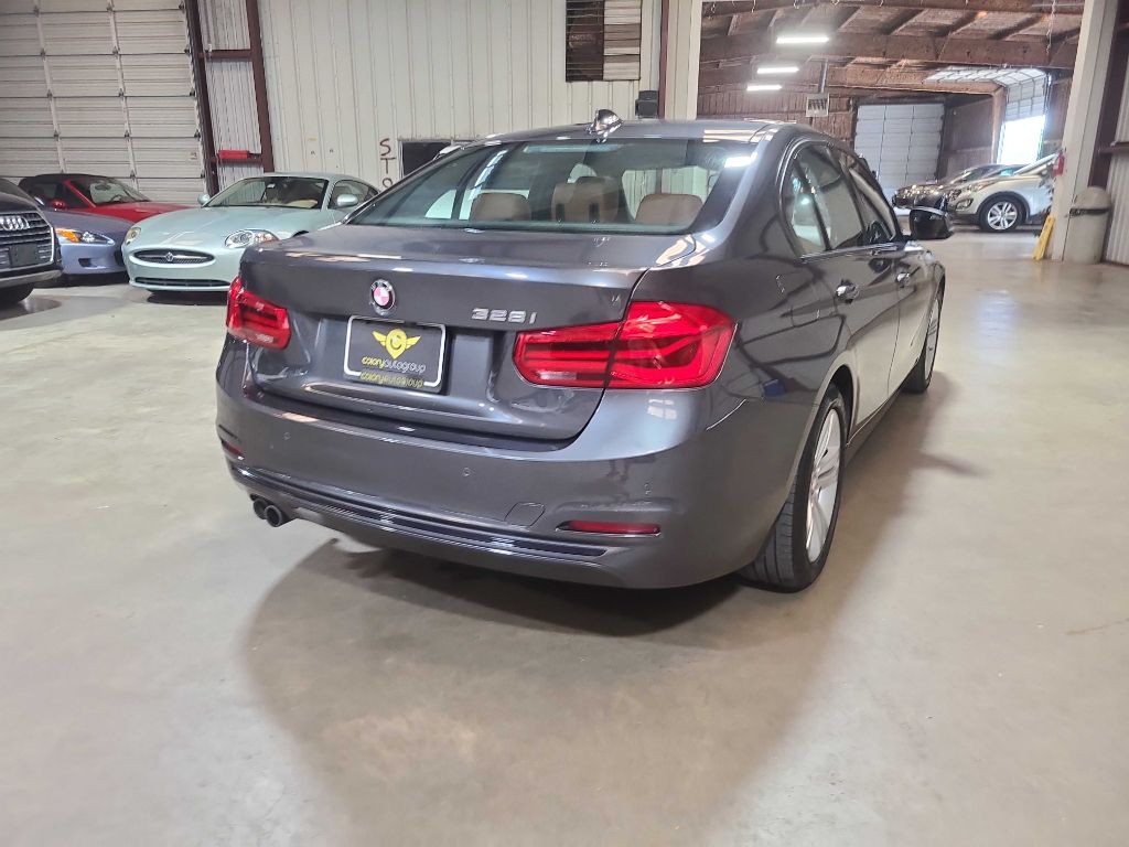 2016 BMW 3 Series Image 8