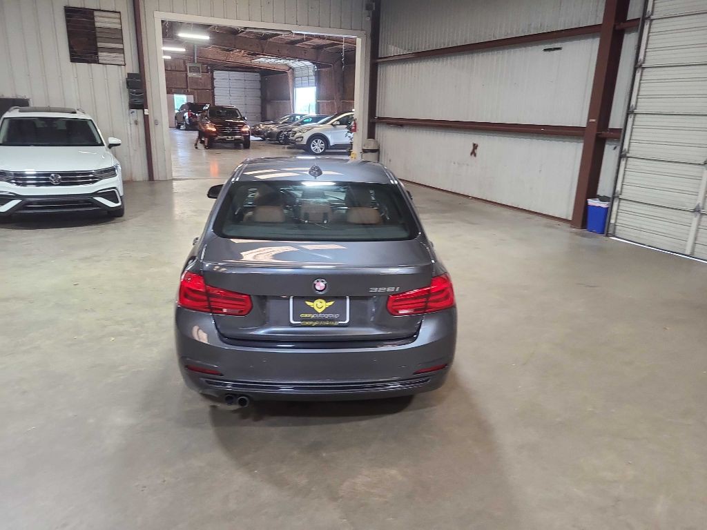 2016 BMW 3 Series Image 18