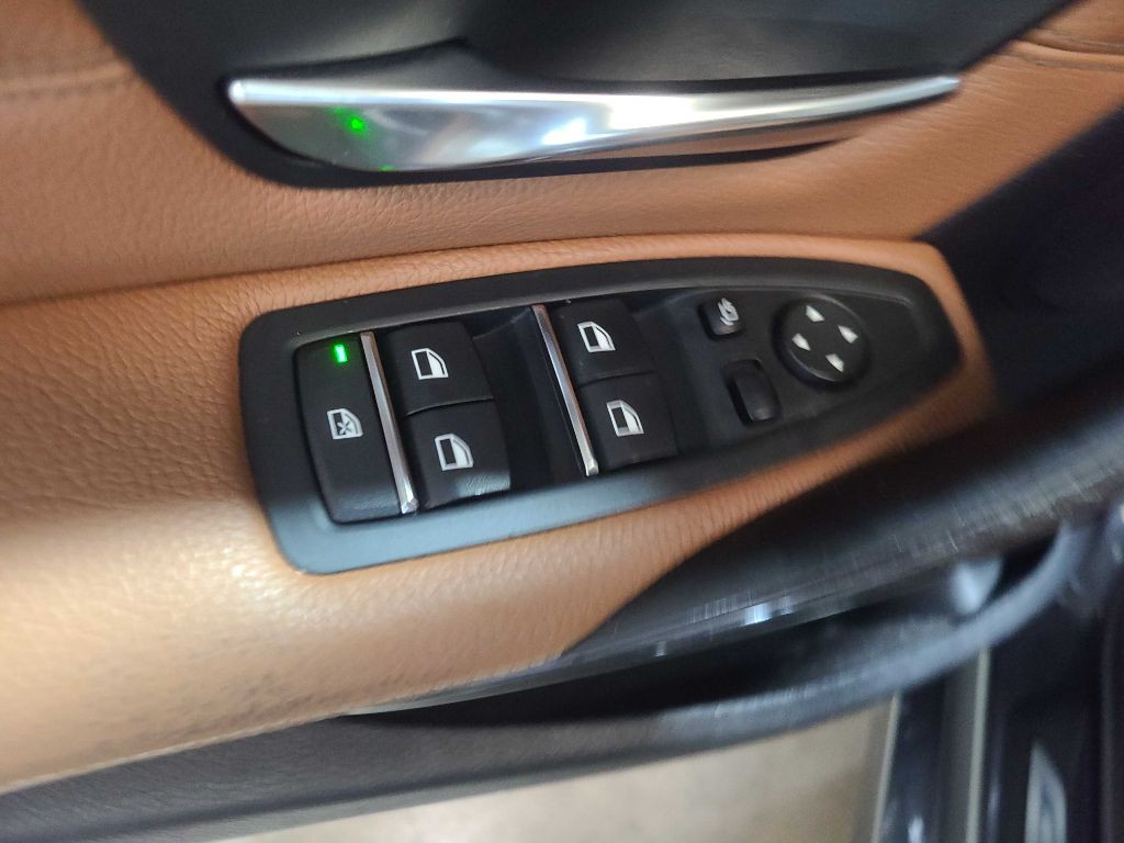 2016 BMW 3 Series Image 35