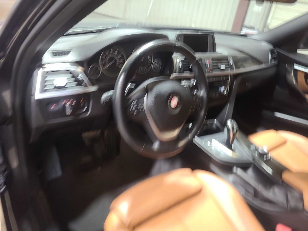 2016 BMW 3 Series Image 36