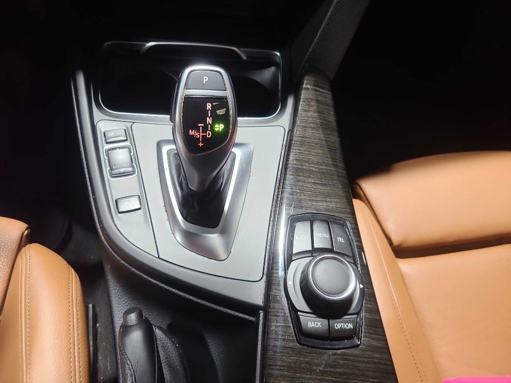 2016 BMW 3 Series Image 41