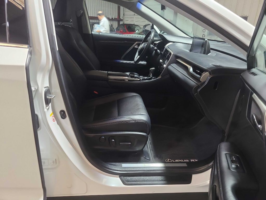 2016 Lexus RX Image 30