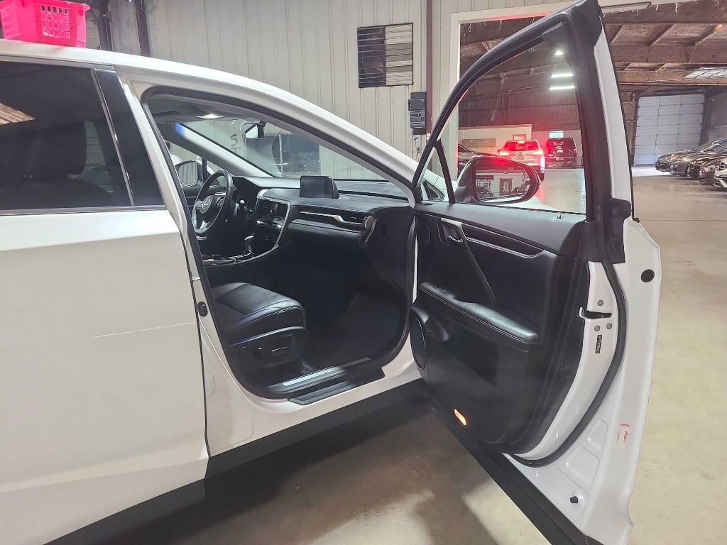 2016 Lexus RX Image 32