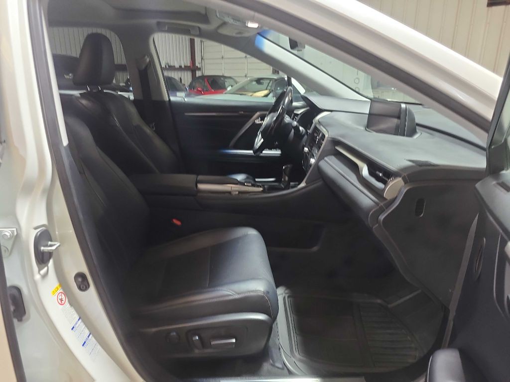2019 Lexus RX Image 32