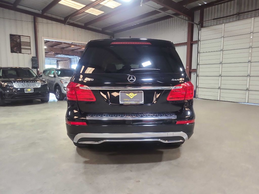 2015 Mercedes-Benz GL-Class Image 9