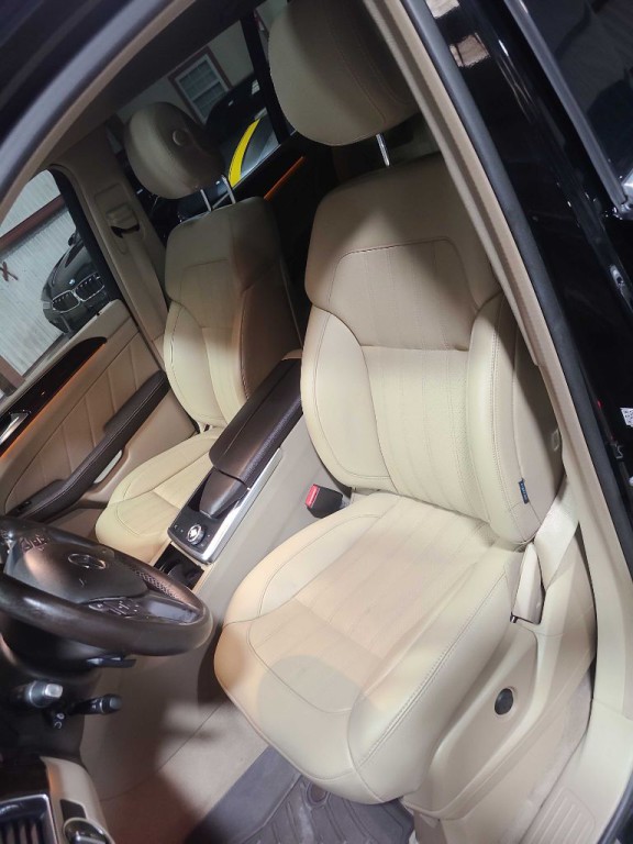 2015 Mercedes-Benz GL-Class Image 23