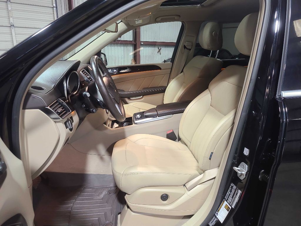 2015 Mercedes-Benz GL-Class Image 24