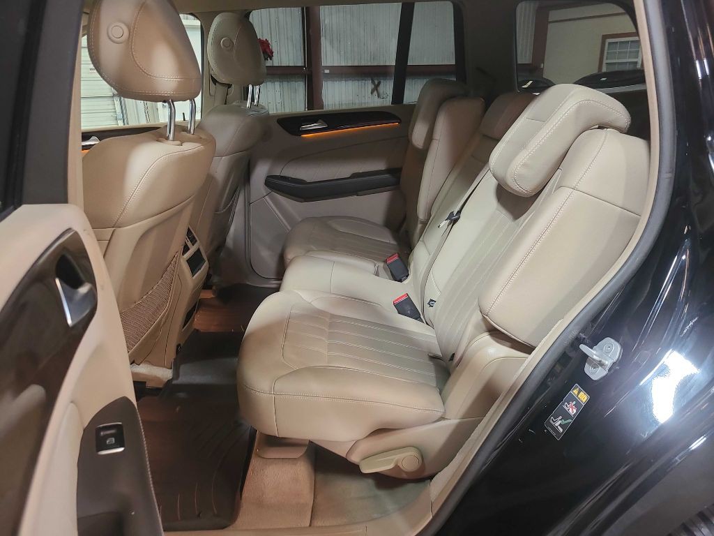 2015 Mercedes-Benz GL-Class Image 26