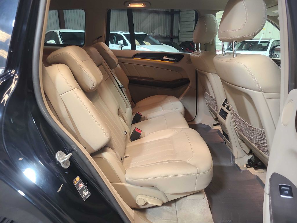 2015 Mercedes-Benz GL-Class Image 31