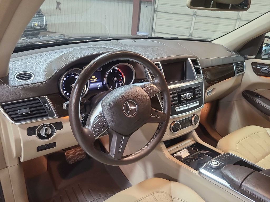 2015 Mercedes-Benz GL-Class Image 36