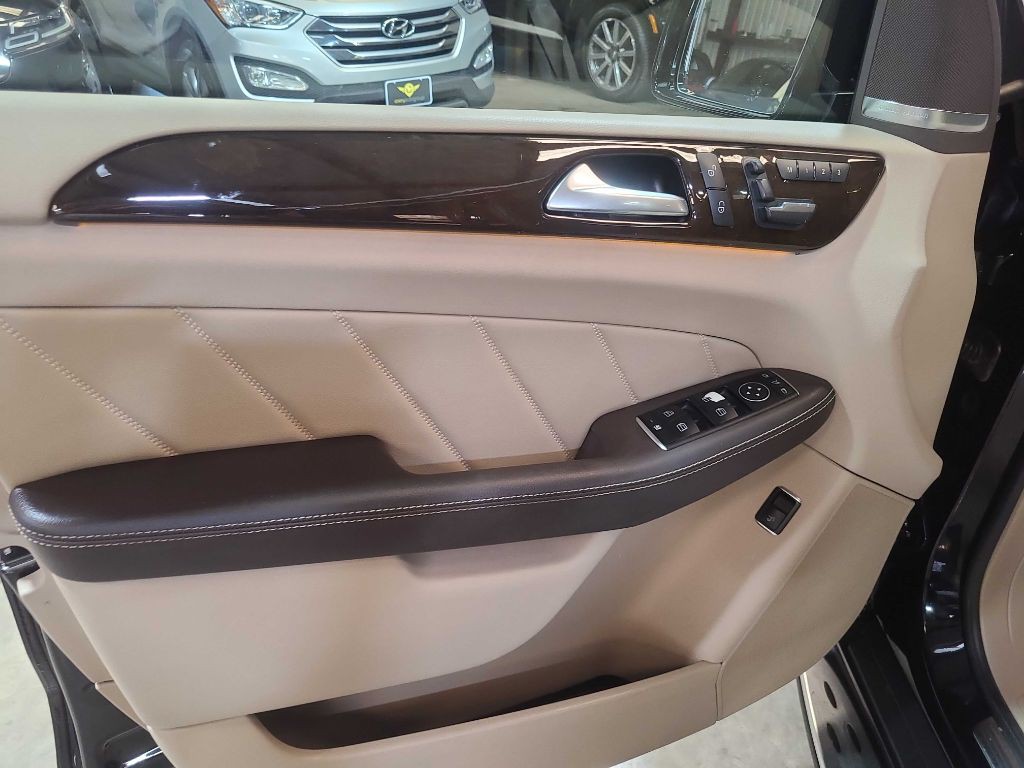 2015 Mercedes-Benz GL-Class Image 37