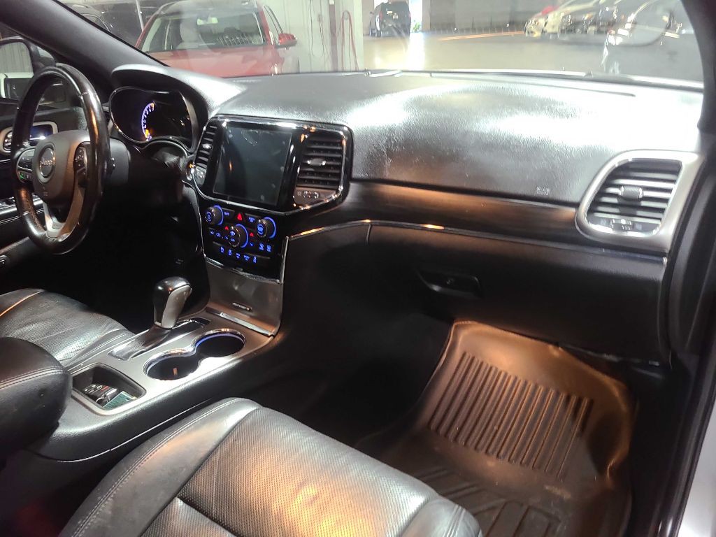2020 Jeep Grand Cherokee Image 32