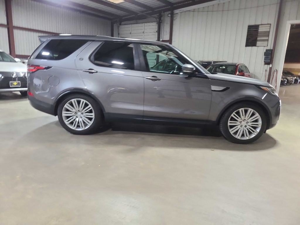 2017 Land Rover Discovery Image 6