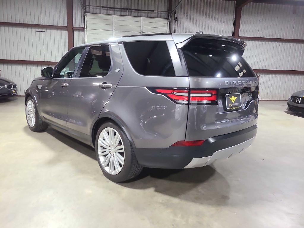 2017 Land Rover Discovery Image 12