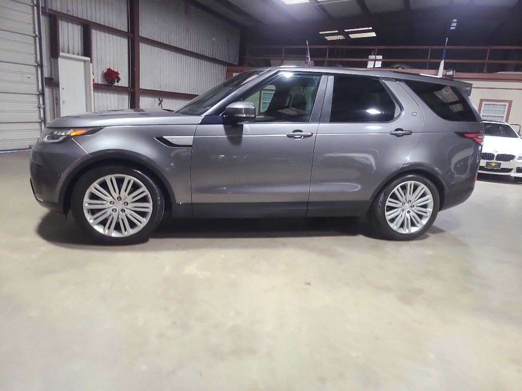 2017 Land Rover Discovery Image 14