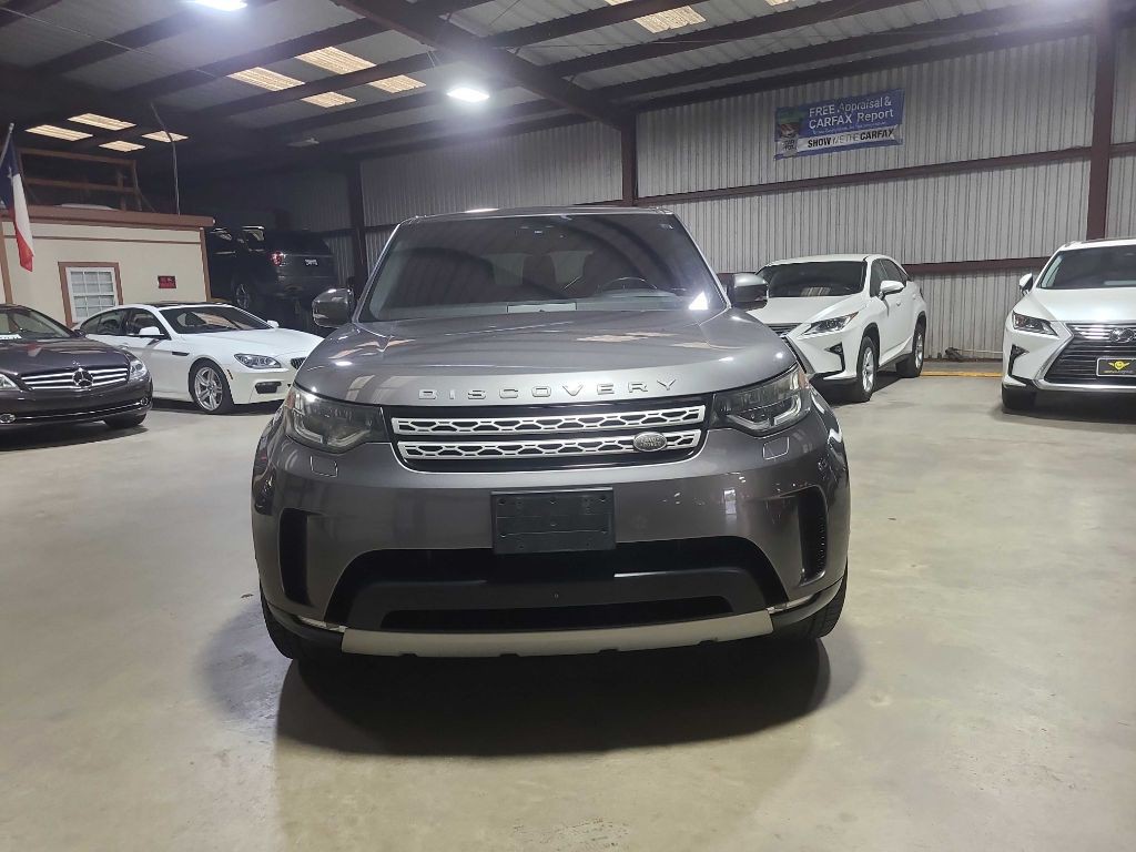2017 Land Rover Discovery Image 18