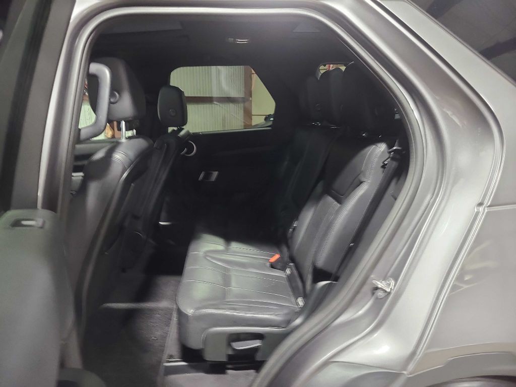2017 Land Rover Discovery Image 26