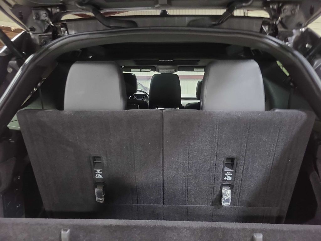 2017 Land Rover Discovery Image 27