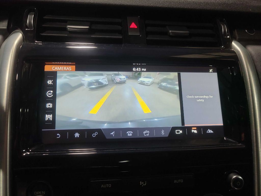 2017 Land Rover Discovery Image 47