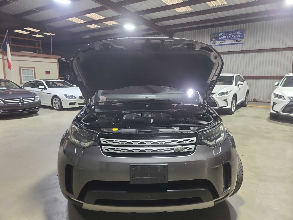 2017 Land Rover Discovery Image 54