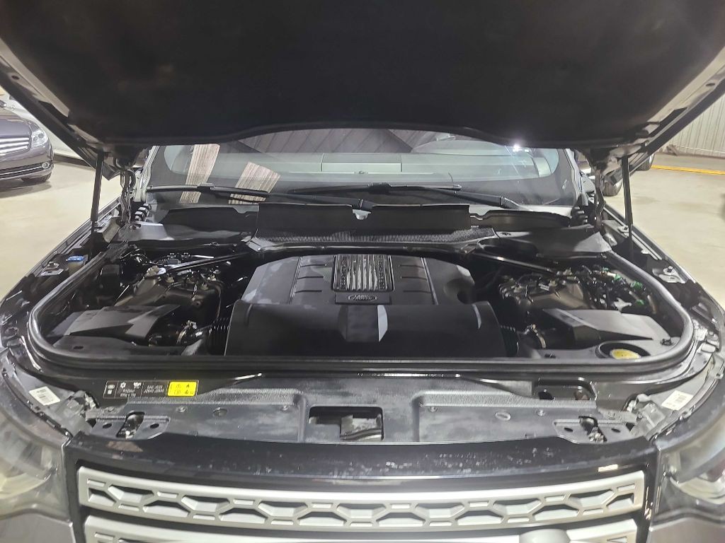 2017 Land Rover Discovery Image 55