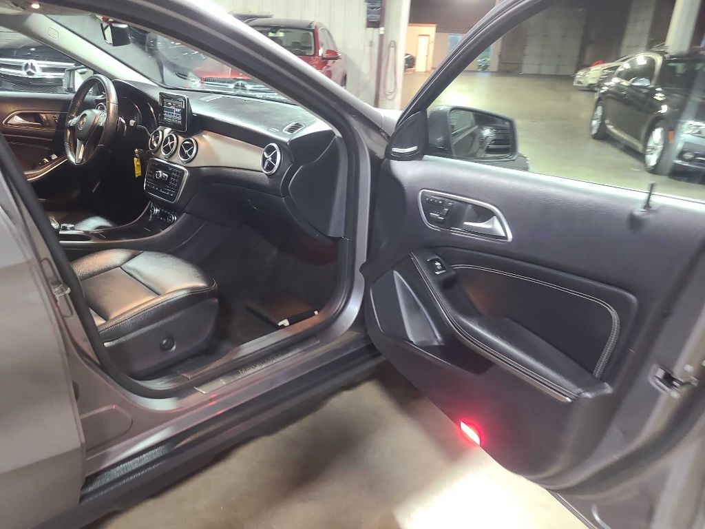 2015 Mercedes-Benz GLA-Class Image 29