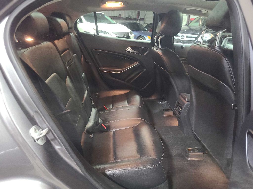 2015 Mercedes-Benz GLA-Class Image 30